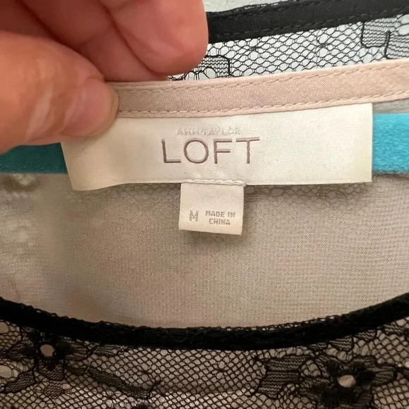 Loft black lace overlay top tee short sleeves lined medium - Picture 6 of 7